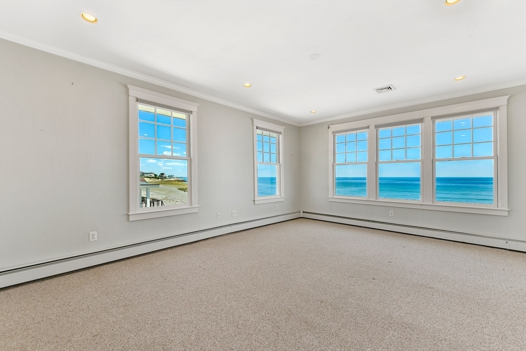 351 Beach Ave Property Photo 13