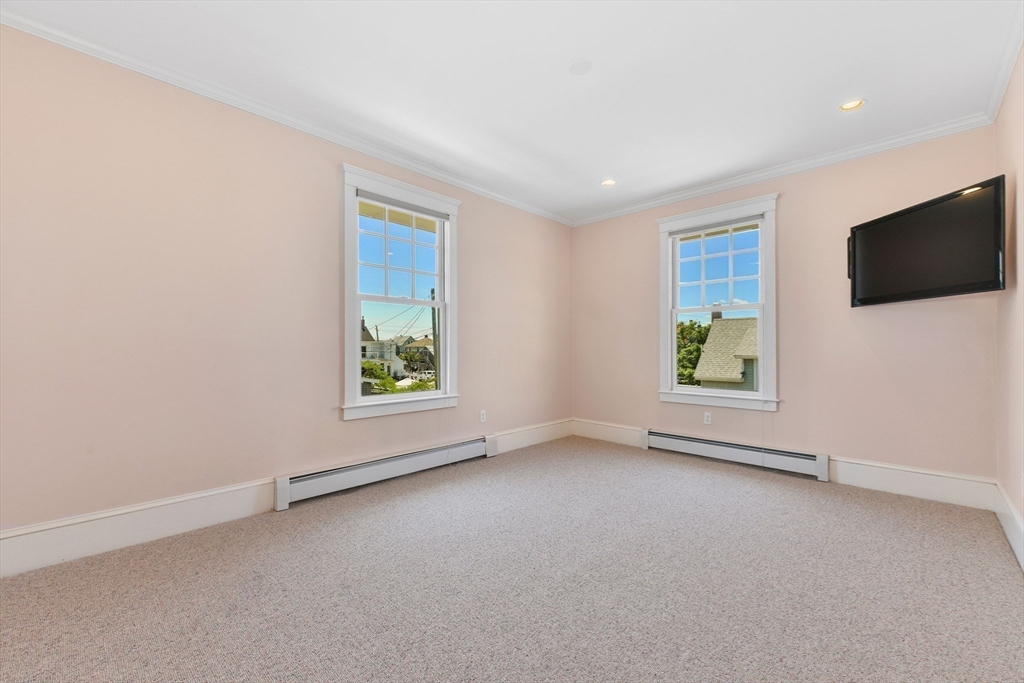 351 Beach Ave Property Photo 15