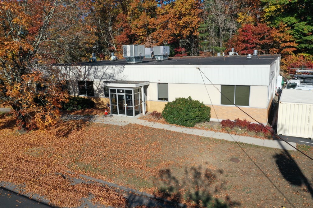 15 Erie Dr Property Photo 3
