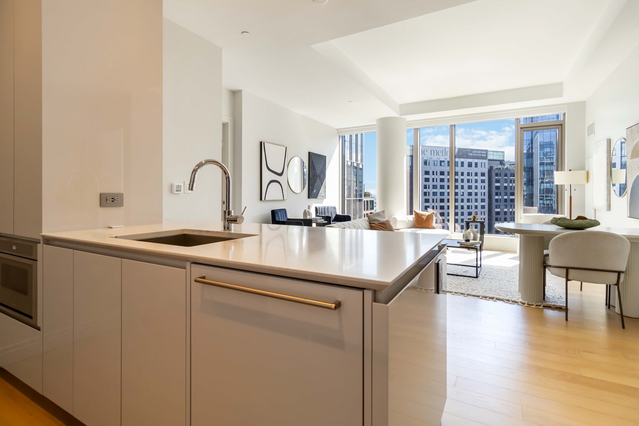 133 Seaport Blvd # 2007 Property Photo 5