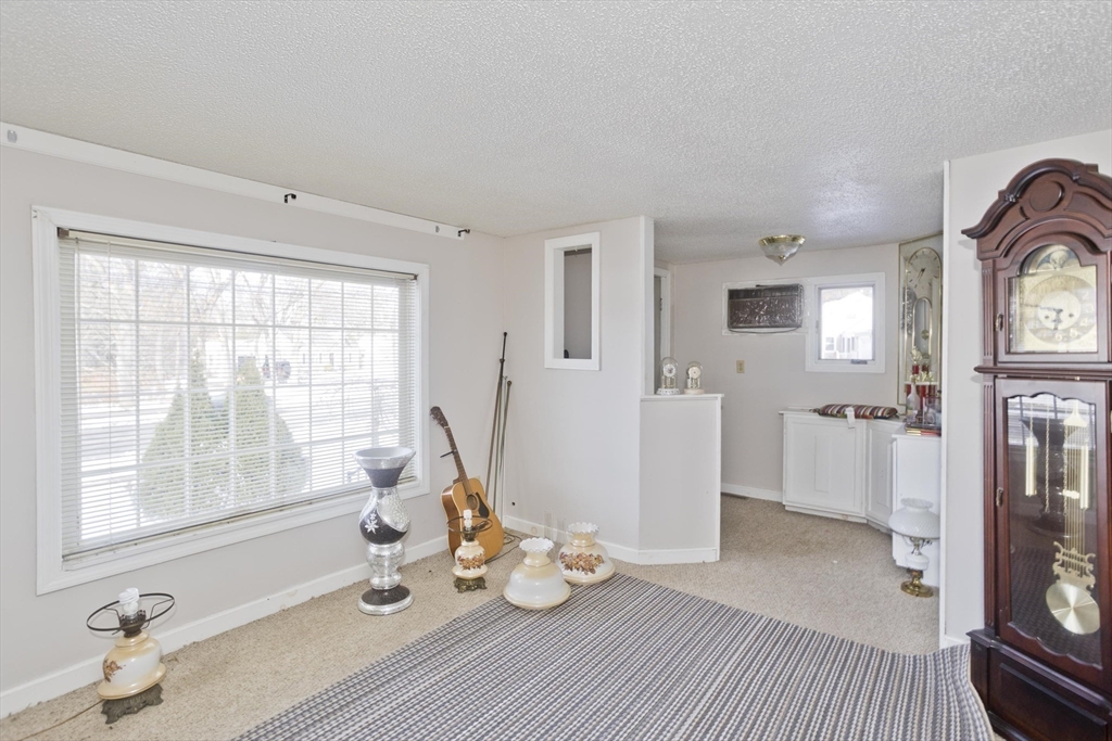 647 Plumtree Rd Property Photo 6
