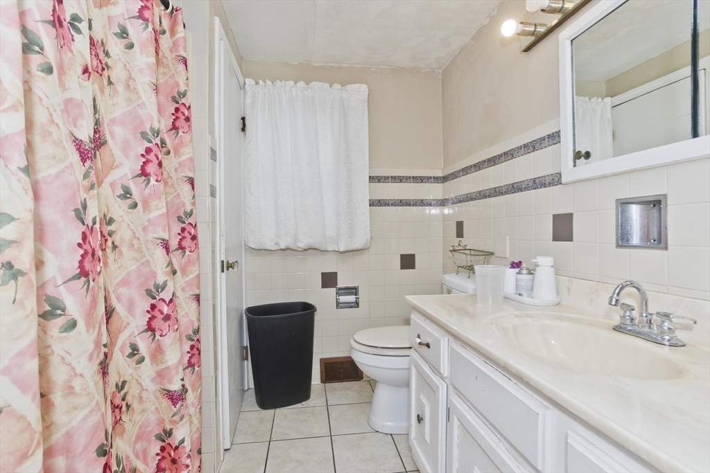 647 Plumtree Rd Property Photo 7