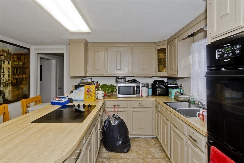 647 Plumtree Rd Property Photo 9