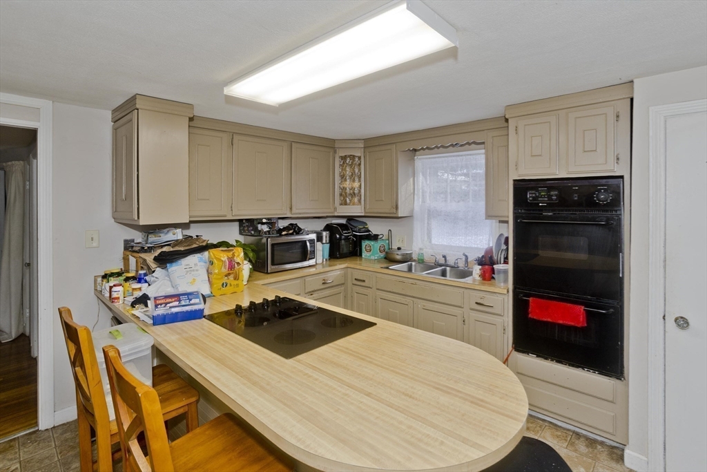 647 Plumtree Rd Property Photo 10