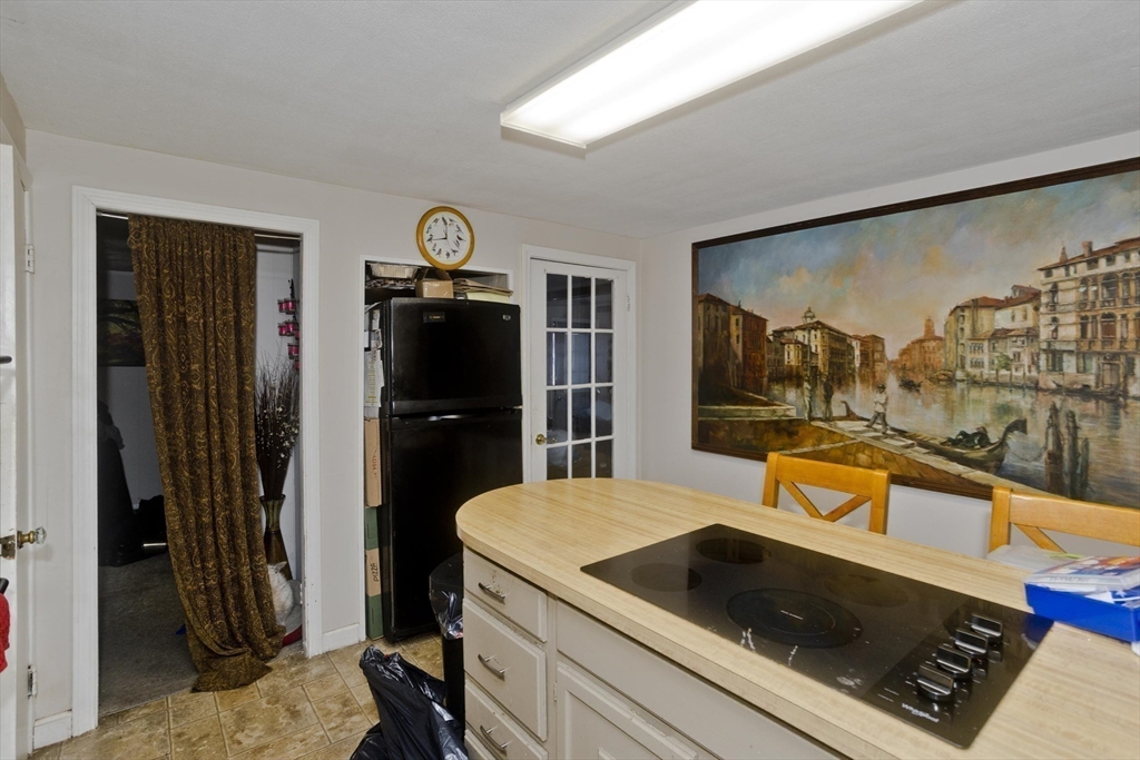647 Plumtree Rd Property Photo 11