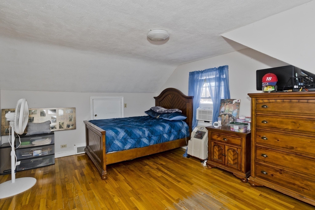 647 Plumtree Rd Property Photo 14