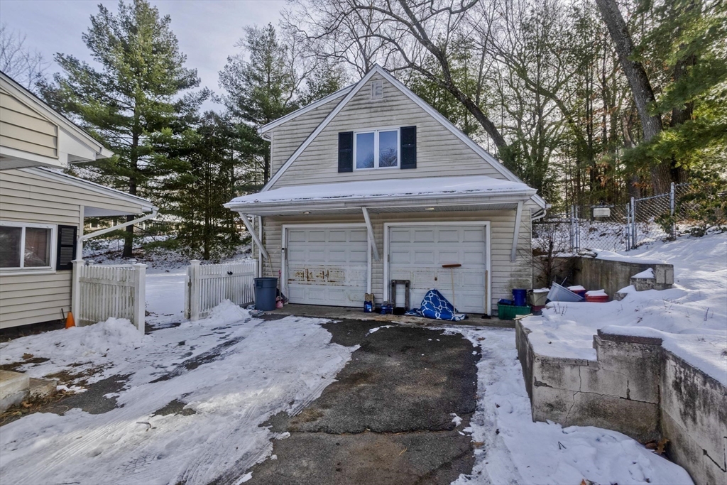 647 Plumtree Rd Property Photo 20