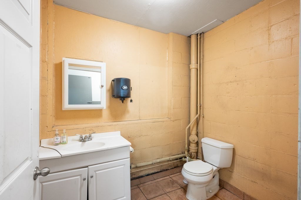 20 Woodland St Property Photo 23