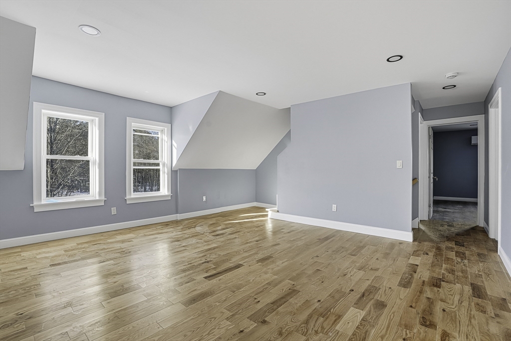 140 Spring St Property Photo 22