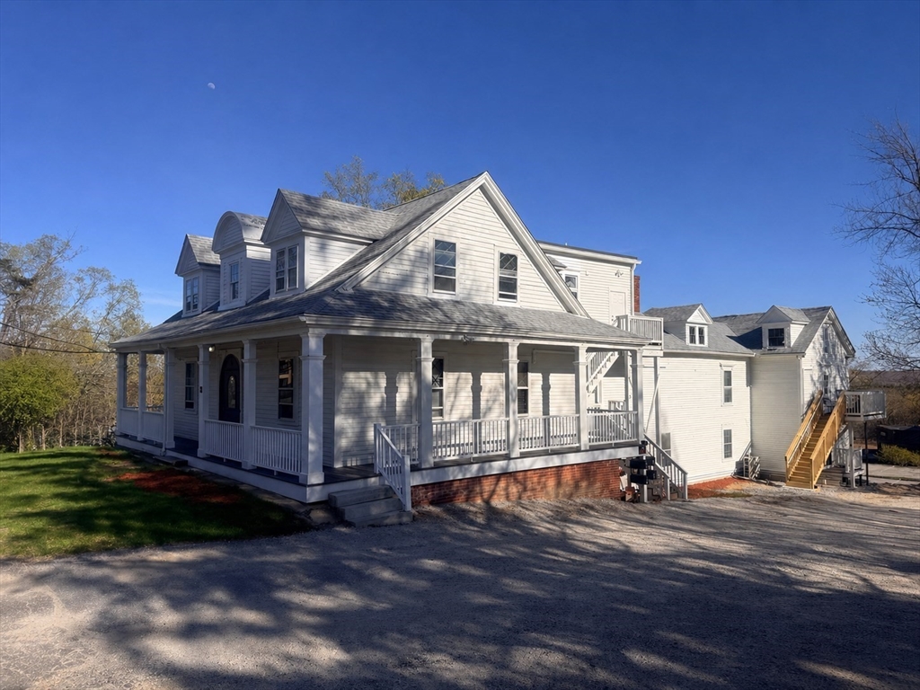 963 Main St Property Photo 1