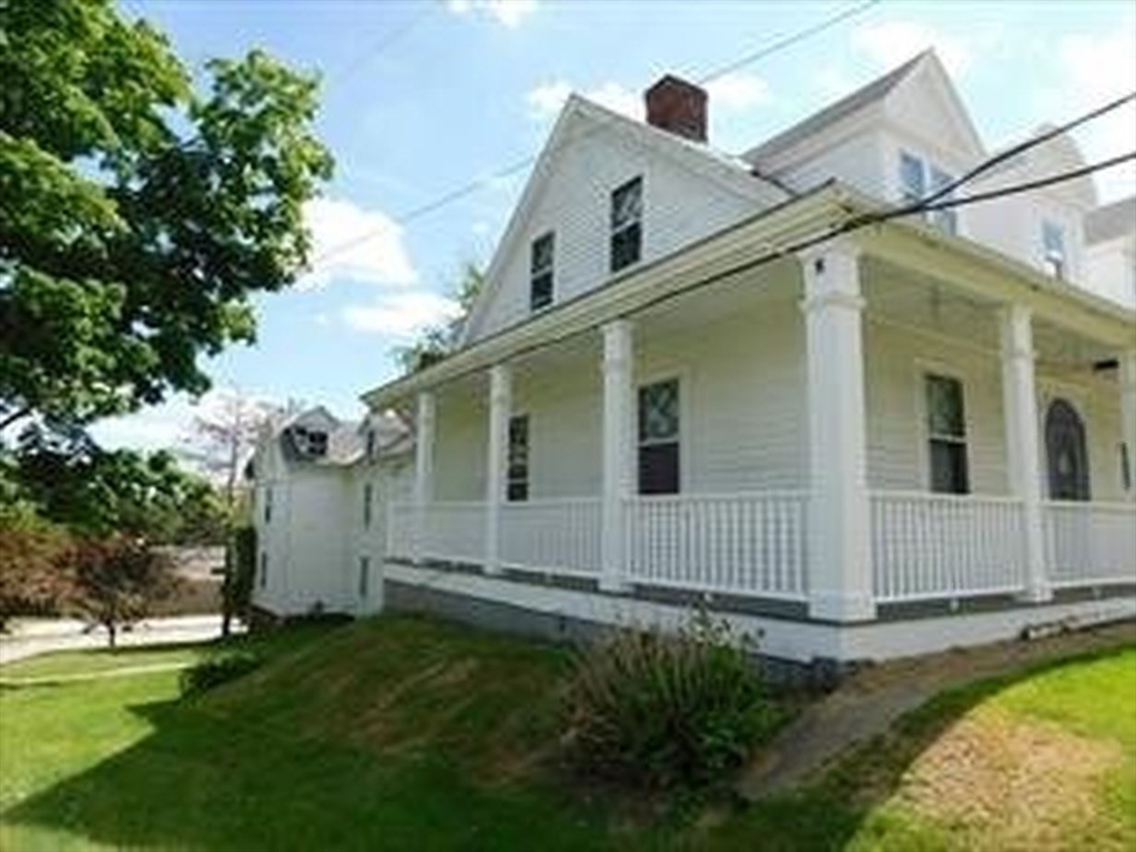 963 Main St Property Photo 2