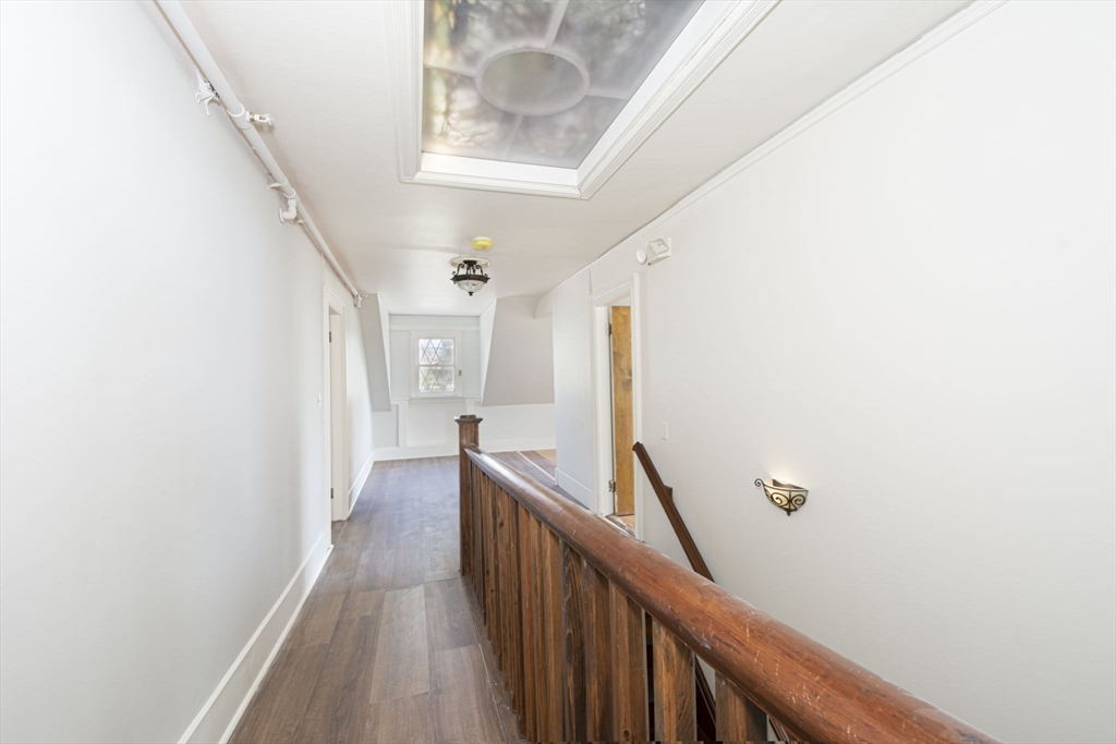 963 Main St Property Photo 9
