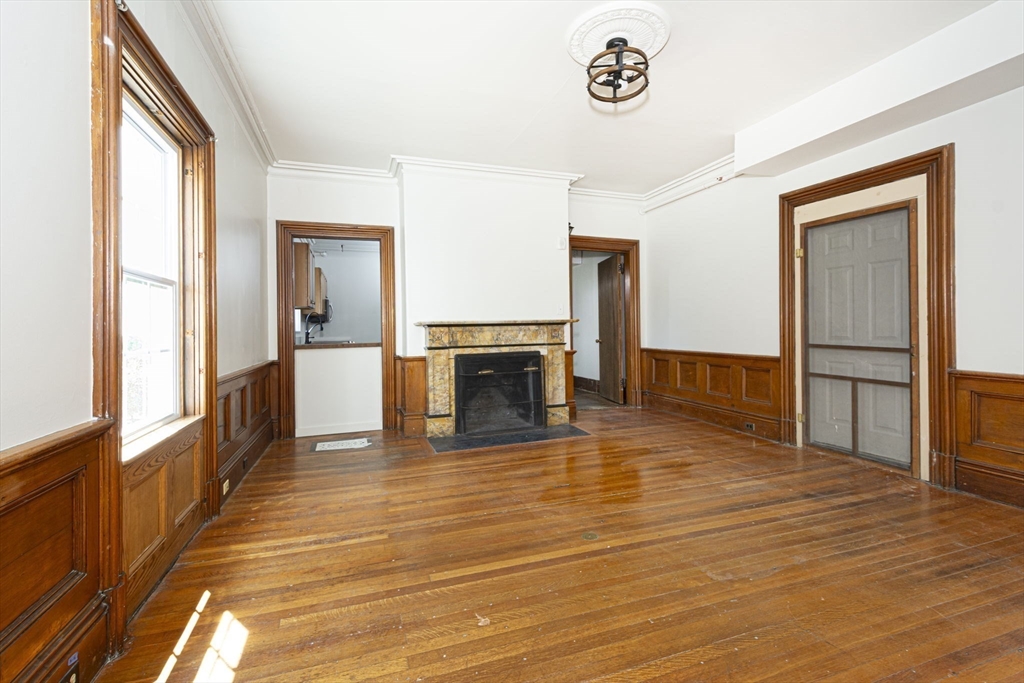 963 Main St Property Photo 17