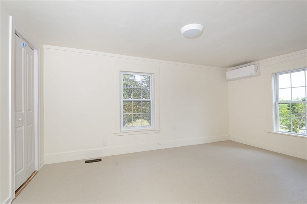 963 Main St Property Photo 22