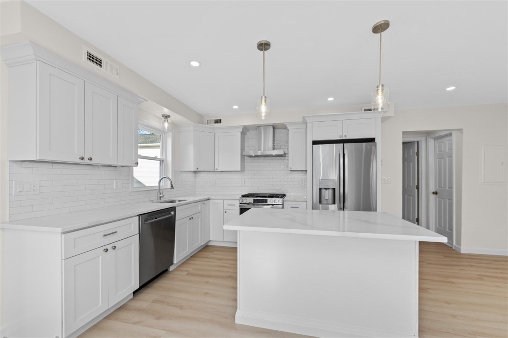 48 Ash Ave # B Property Photo 6
