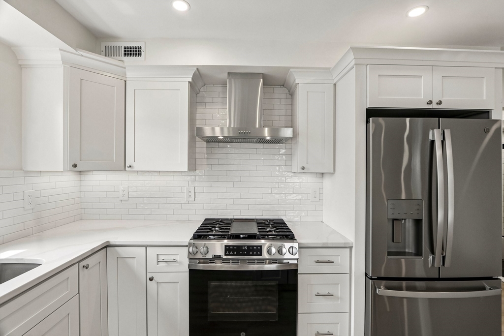 48 Ash Ave # B Property Photo 7