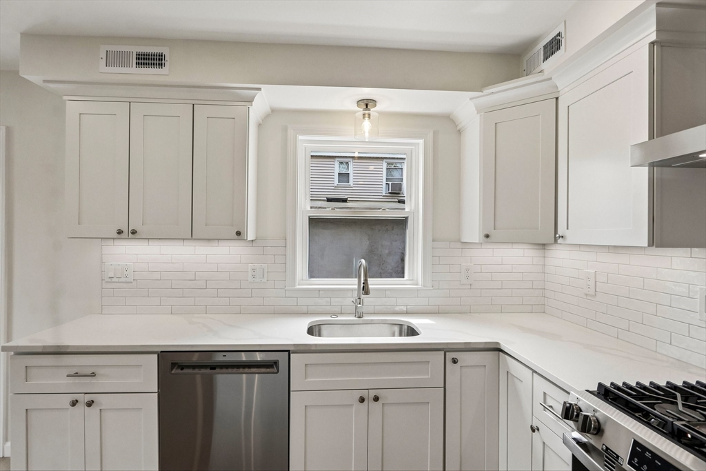 48 Ash Ave # B Property Photo 8