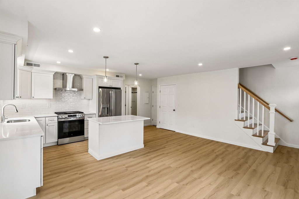 48 Ash Ave # B Property Photo 10