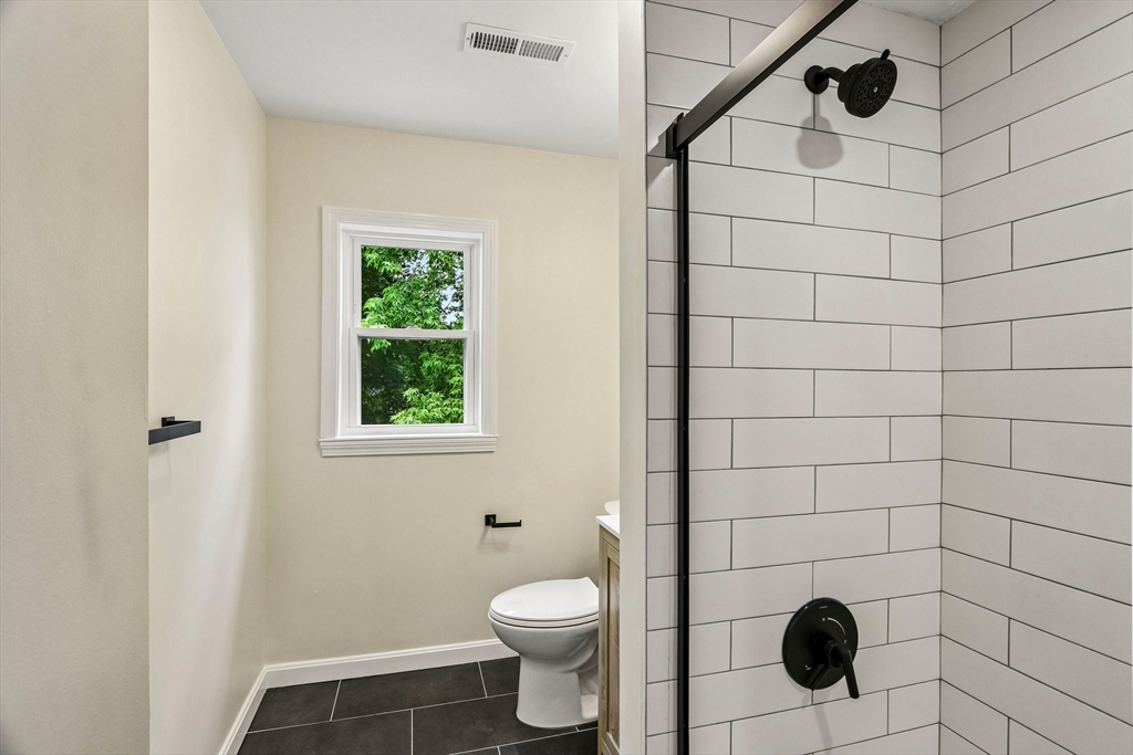 48 Ash Ave # B Property Photo 22