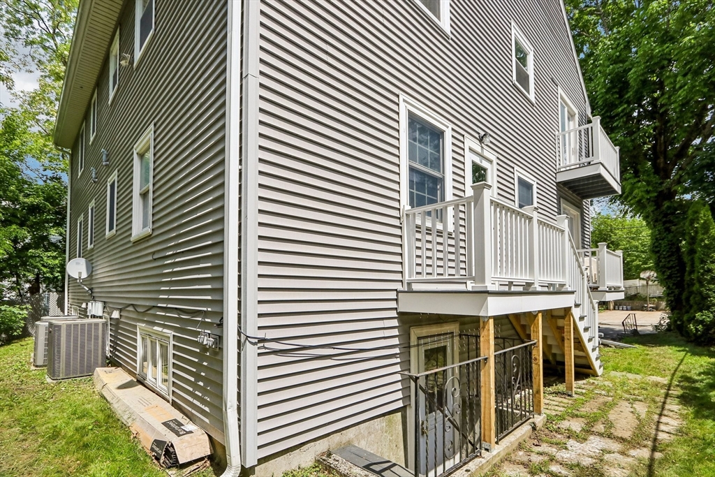 48 Ash Ave # B Property Photo 28