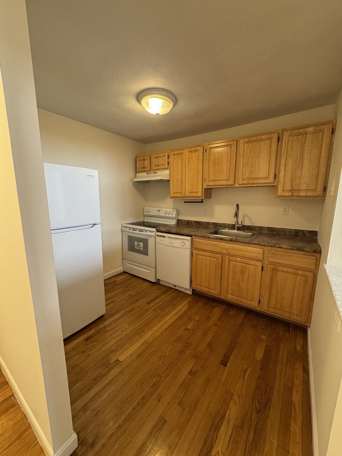 1027 Commonwealth Ave # 27 Property Photo 1