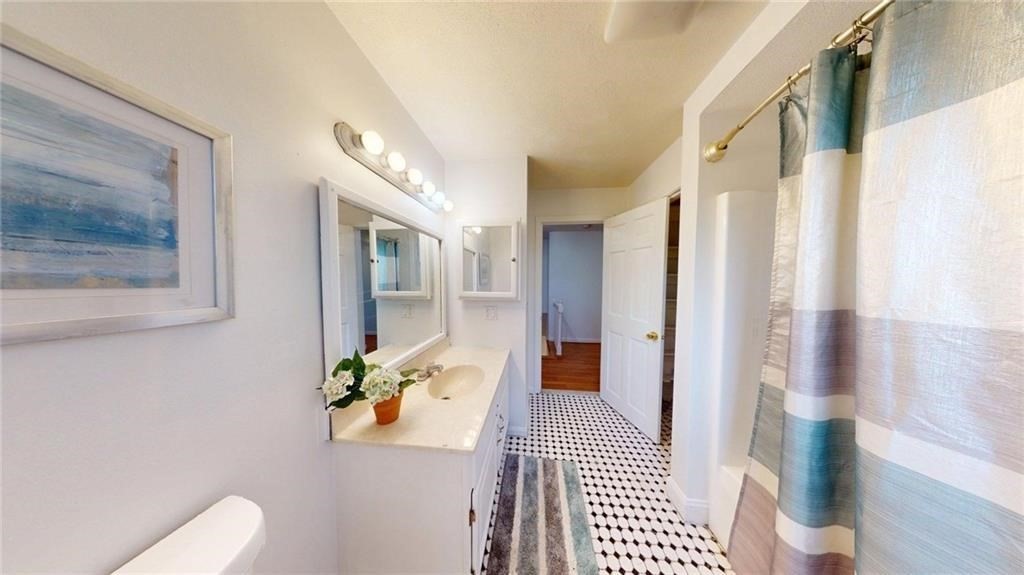 56 Pleasant View Ave Property Photo 12