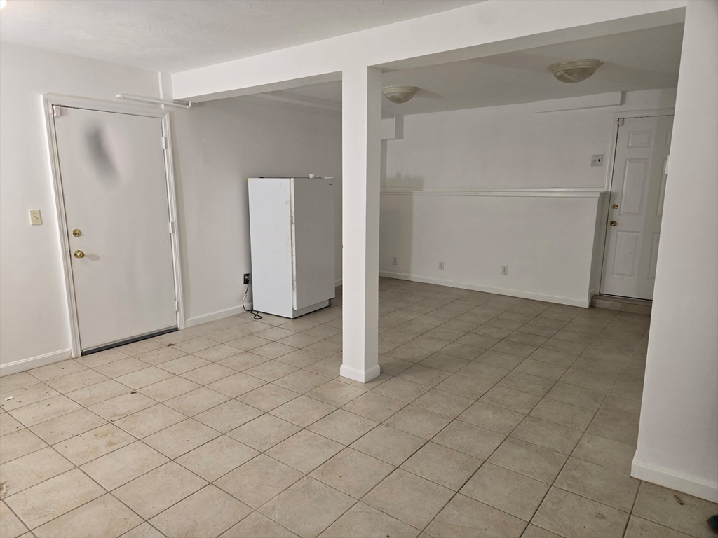 48 Spring Ln Property Photo 12