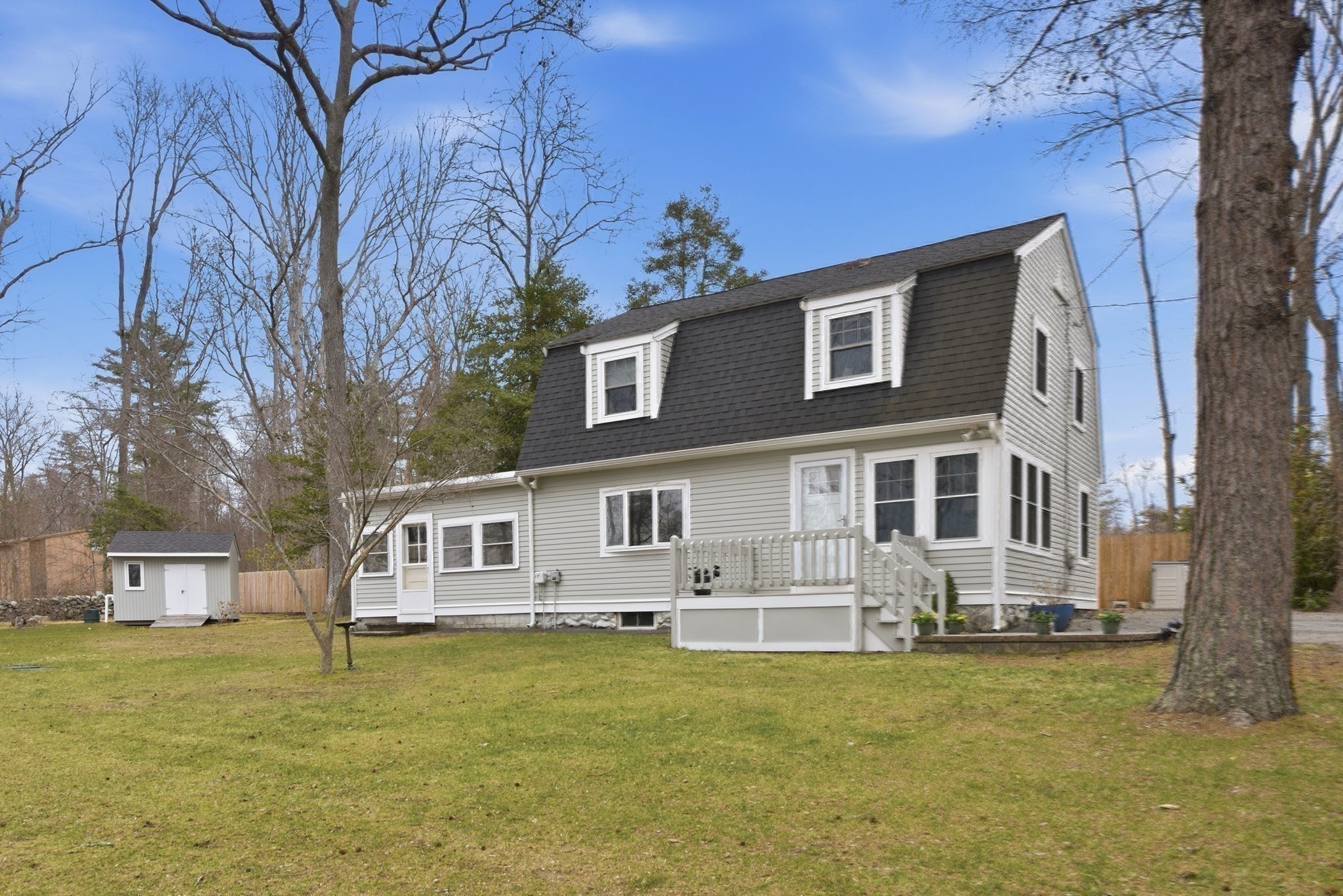 16 Norfolk St. Property Photo 8