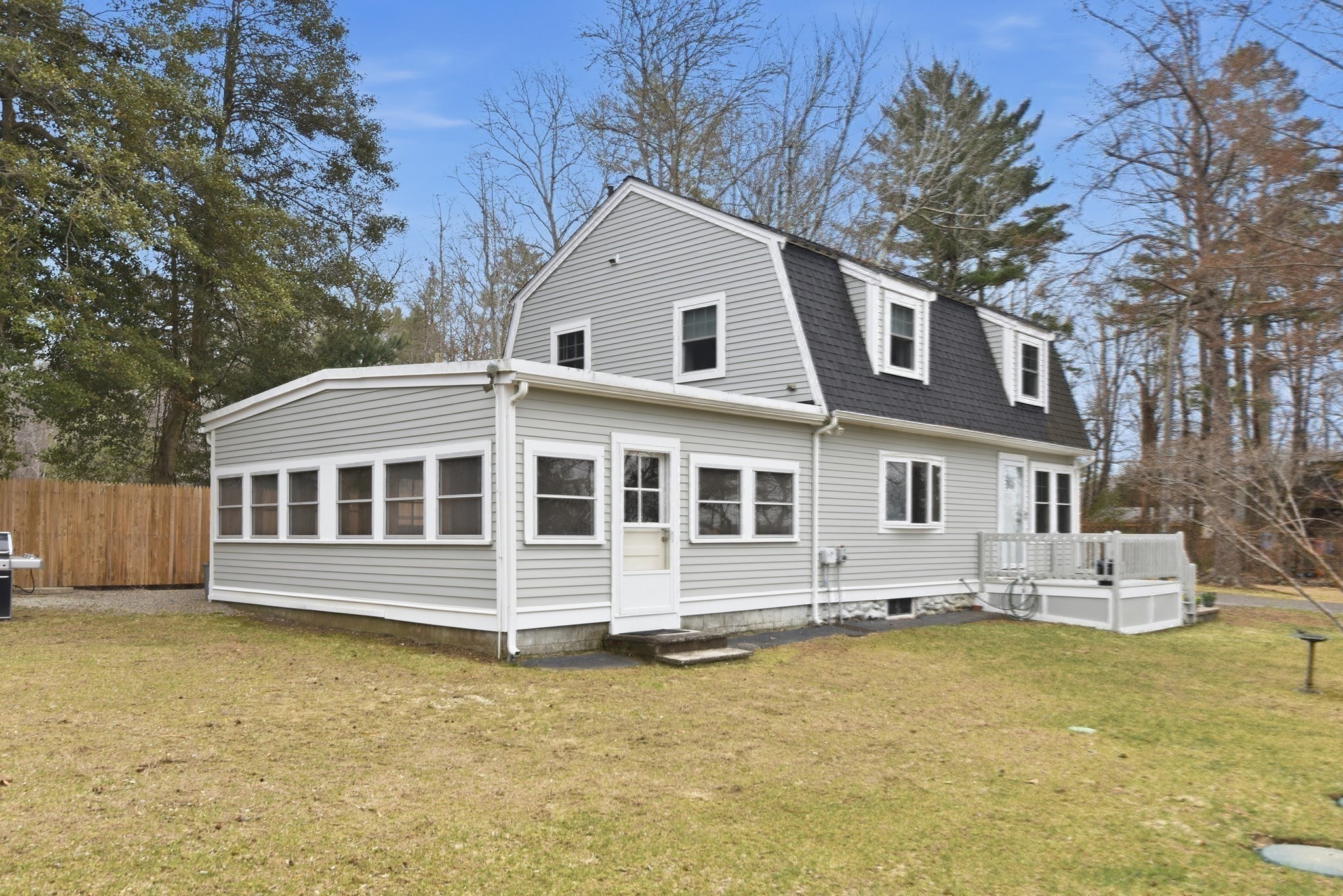 16 Norfolk St. Property Photo 16