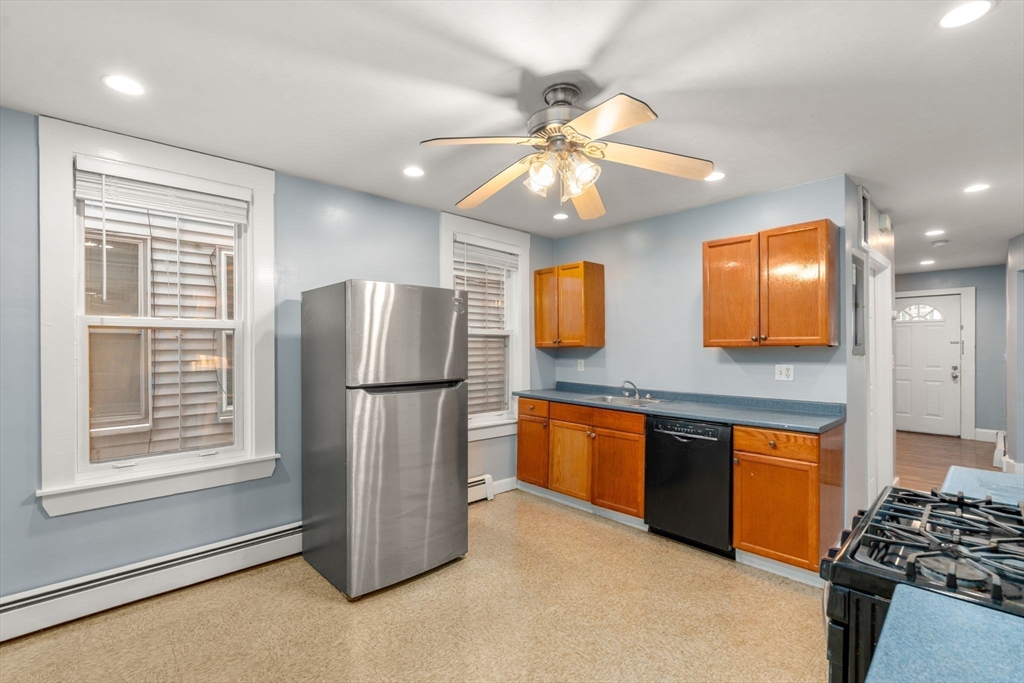 8 Haverford St Property Photo 5