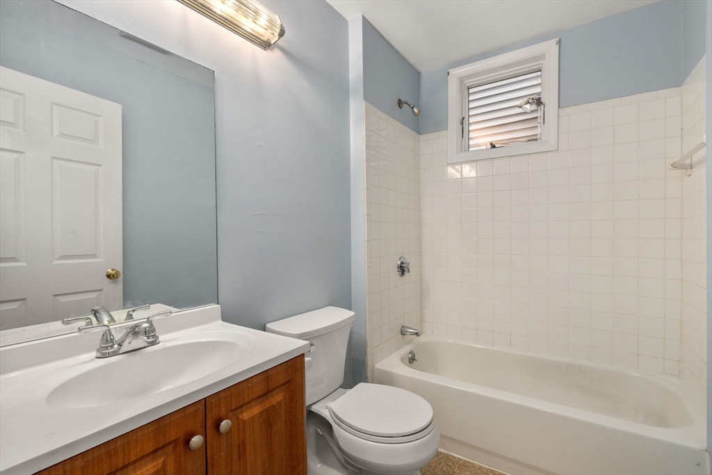 8 Haverford St Property Photo 8