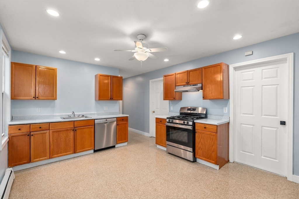 8 Haverford St Property Photo 15