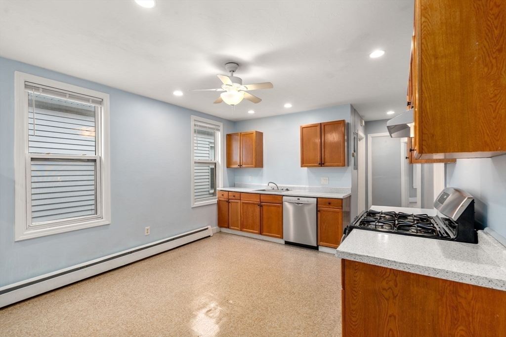 8 Haverford St Property Photo 16