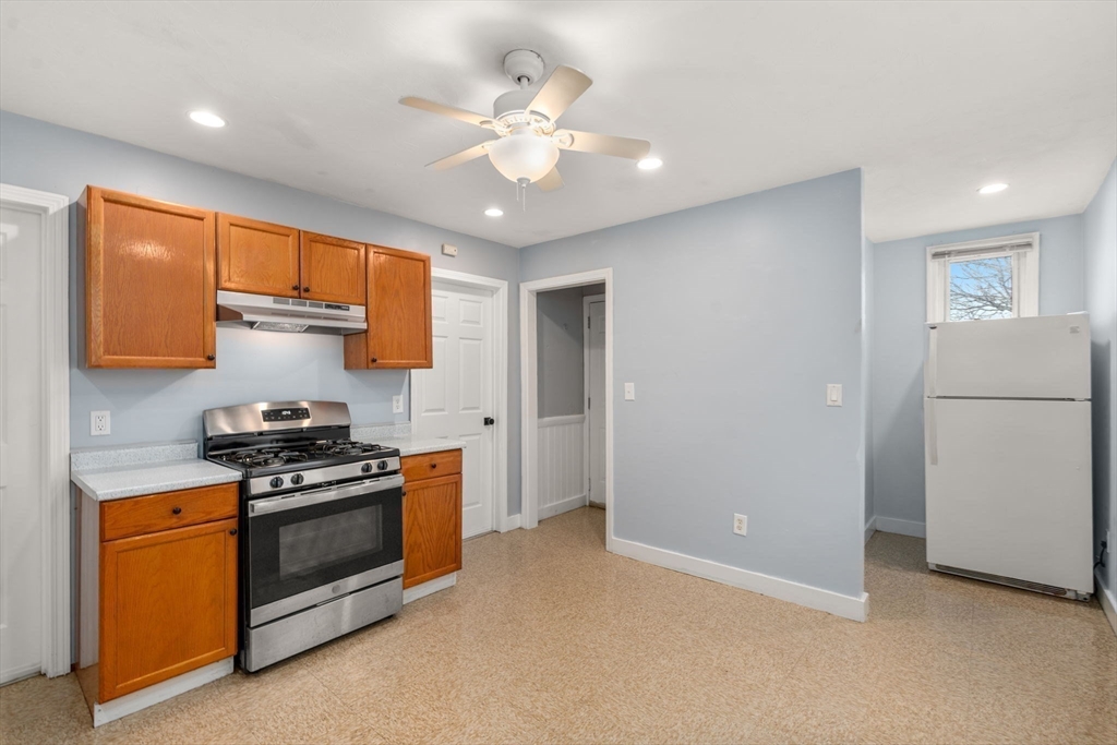 8 Haverford St Property Photo 17