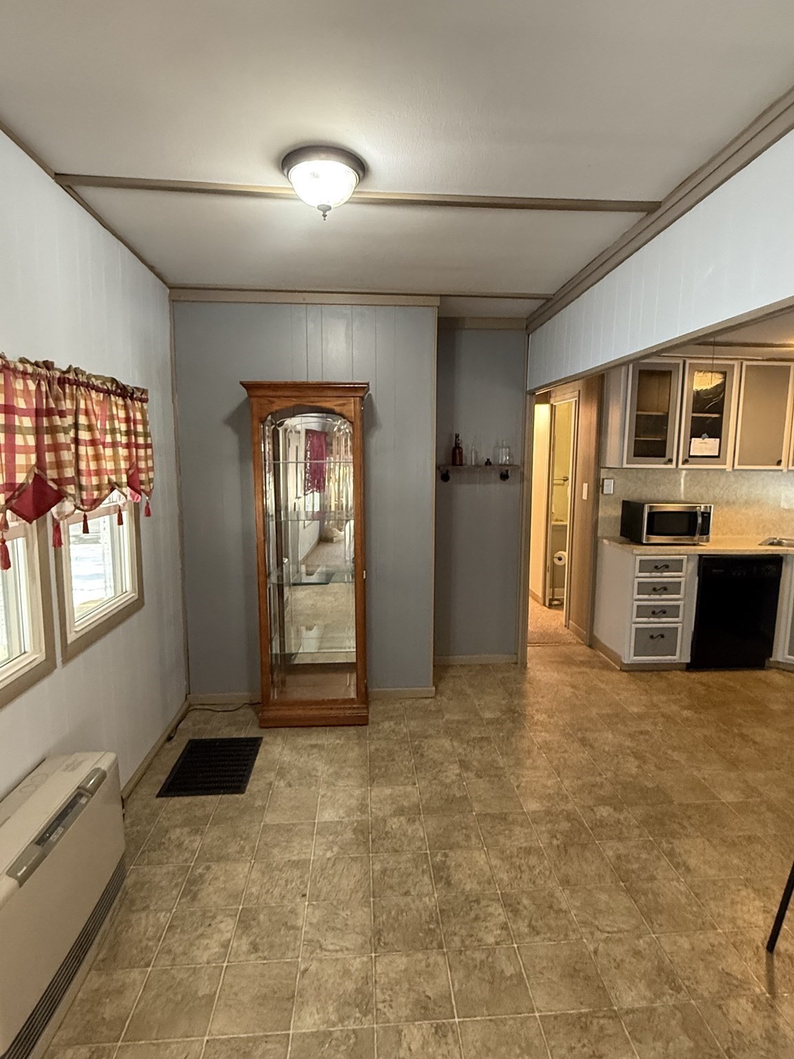 4 Center Street Property Photo 9