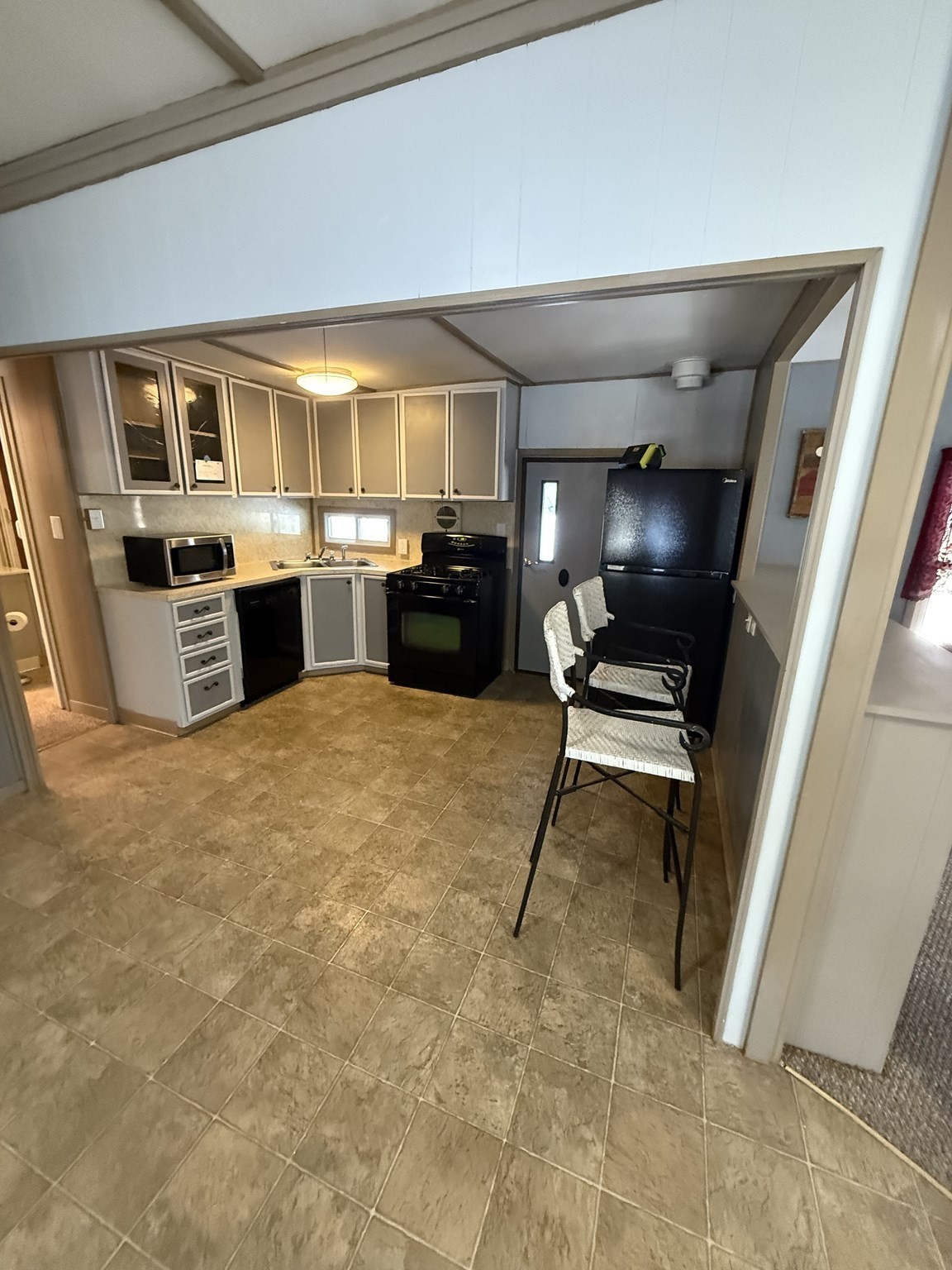 4 Center Street Property Photo 10