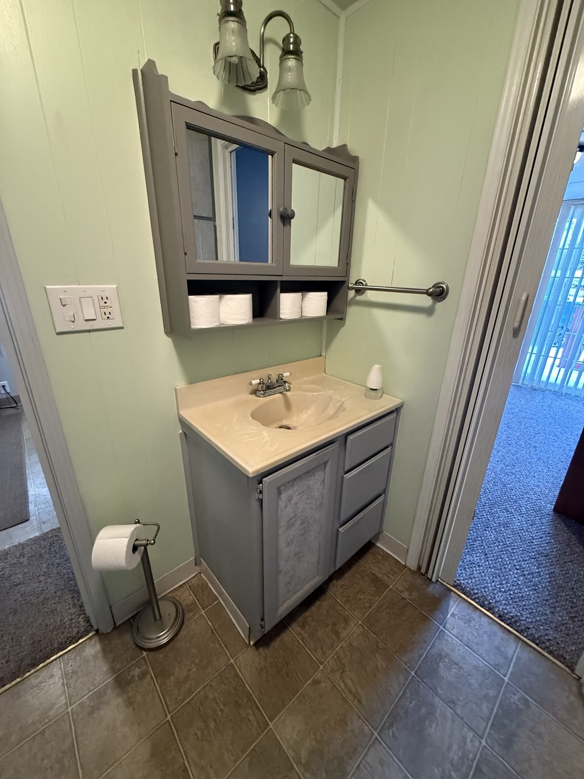 4 Center Street Property Photo 12