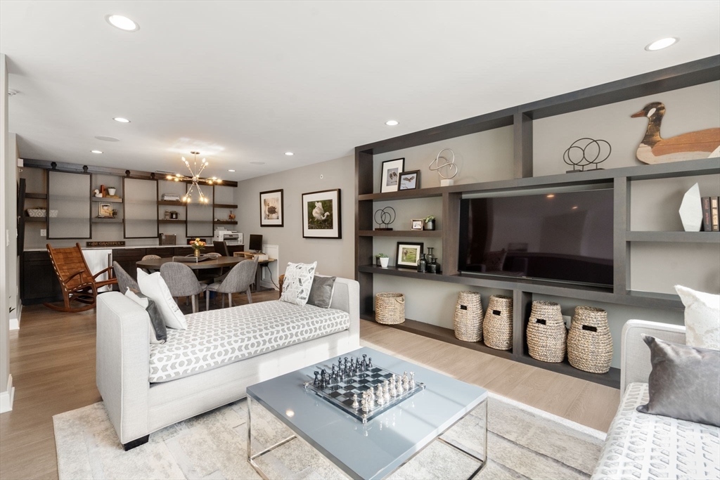 8 Glen Ellen Blvd # 8 Property Photo 14