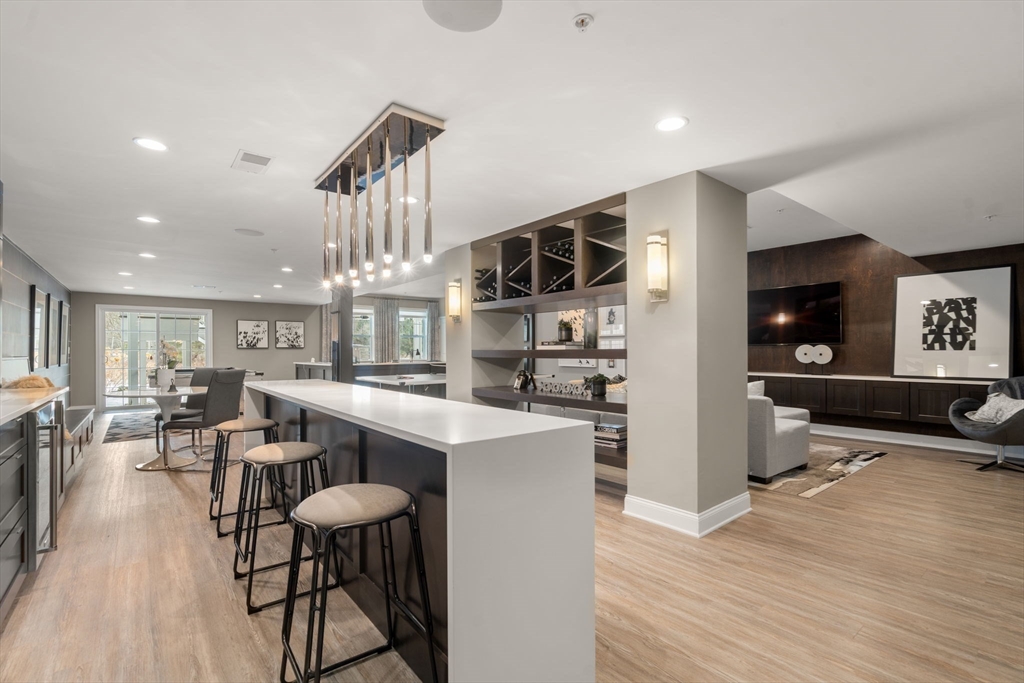 8 Glen Ellen Blvd # 8 Property Photo 18
