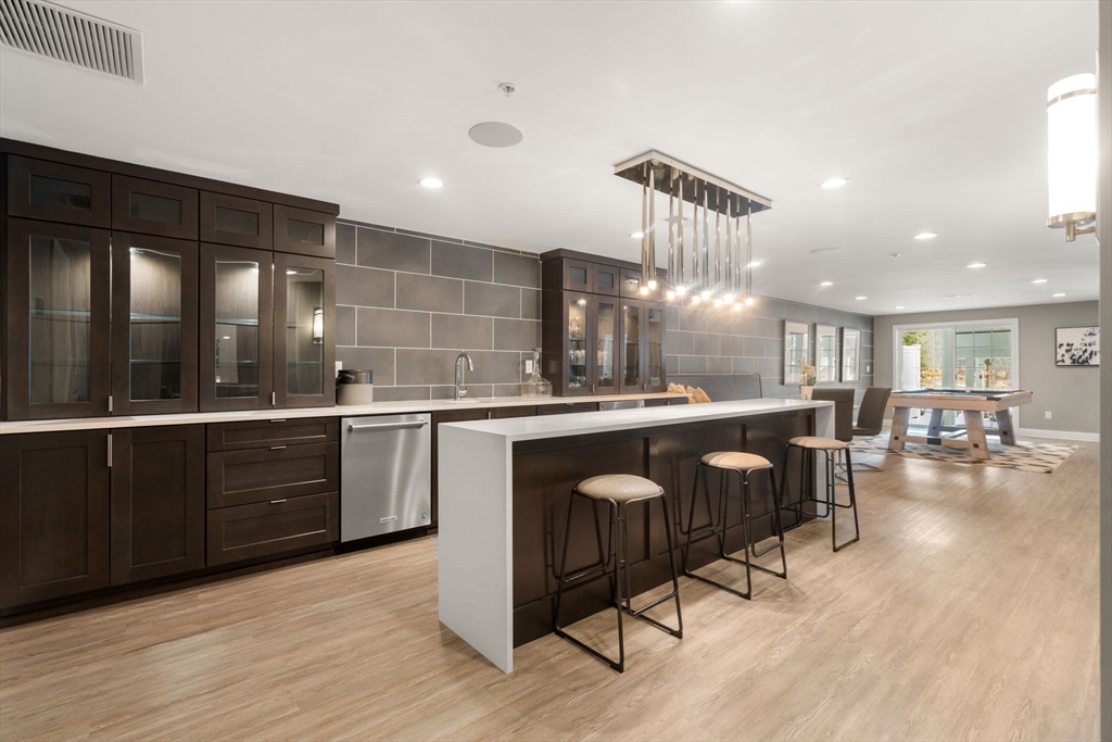 8 Glen Ellen Blvd # 8 Property Photo 20