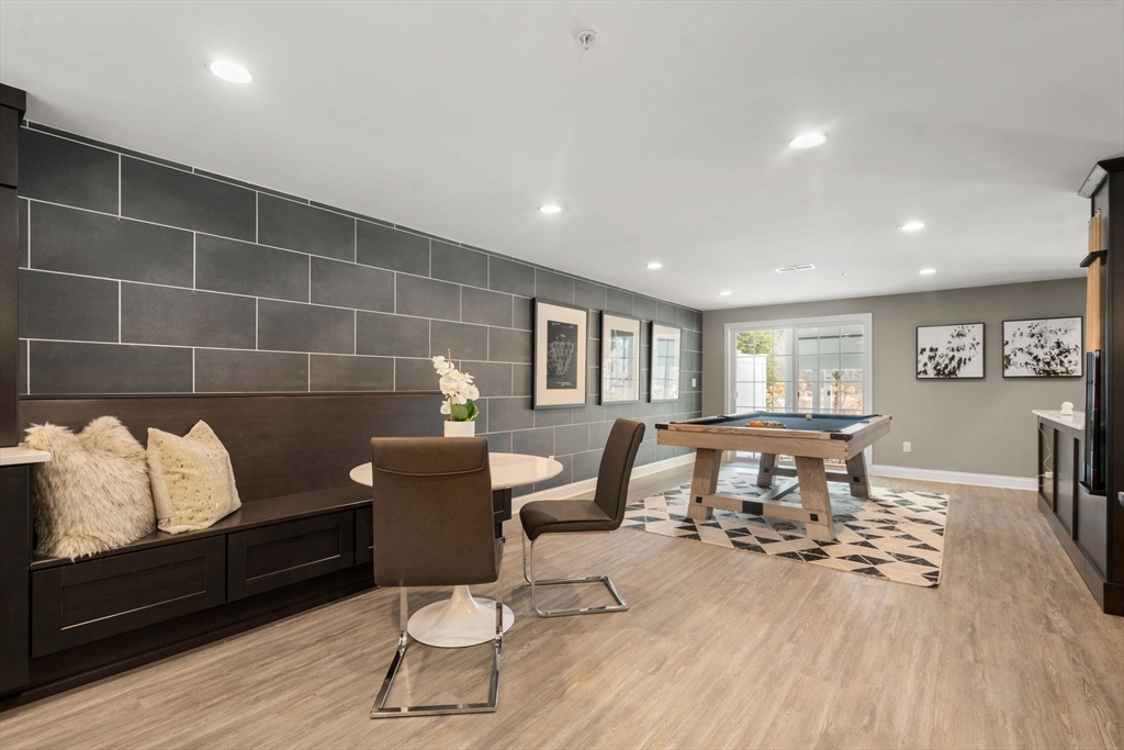 8 Glen Ellen Blvd # 8 Property Photo 21