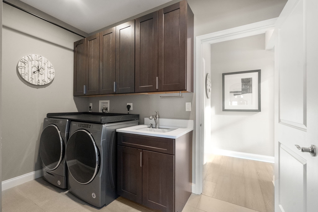 8 Glen Ellen Blvd # 8 Property Photo 24