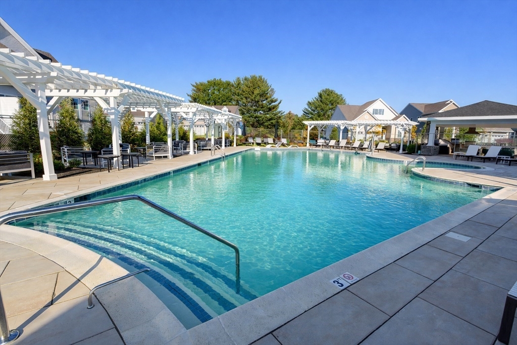 8 Glen Ellen Blvd # 8 Property Photo 32
