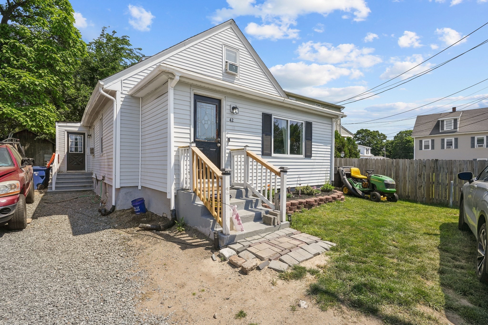 42 Taunton Ave Property Photo 1