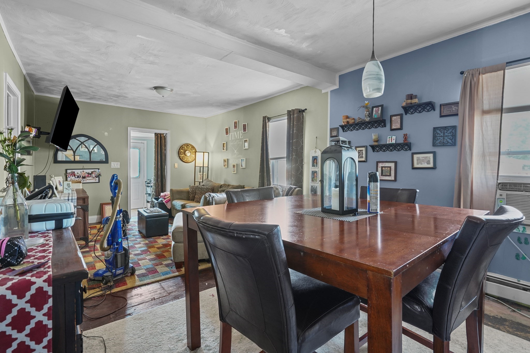 42 Taunton Ave Property Photo 5