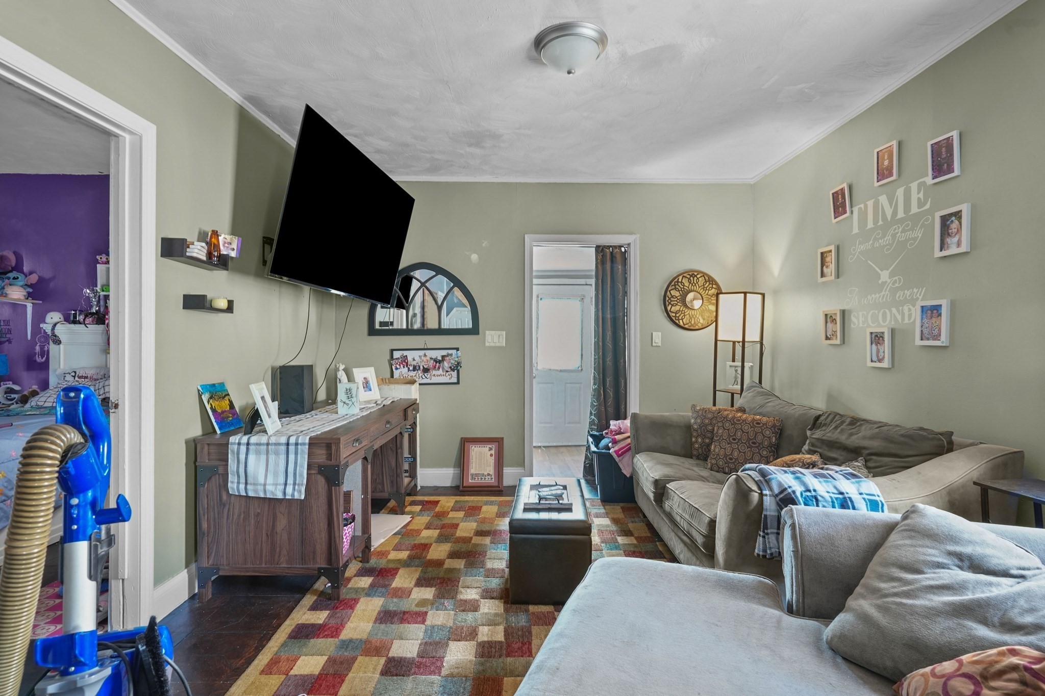 42 Taunton Ave Property Photo 7