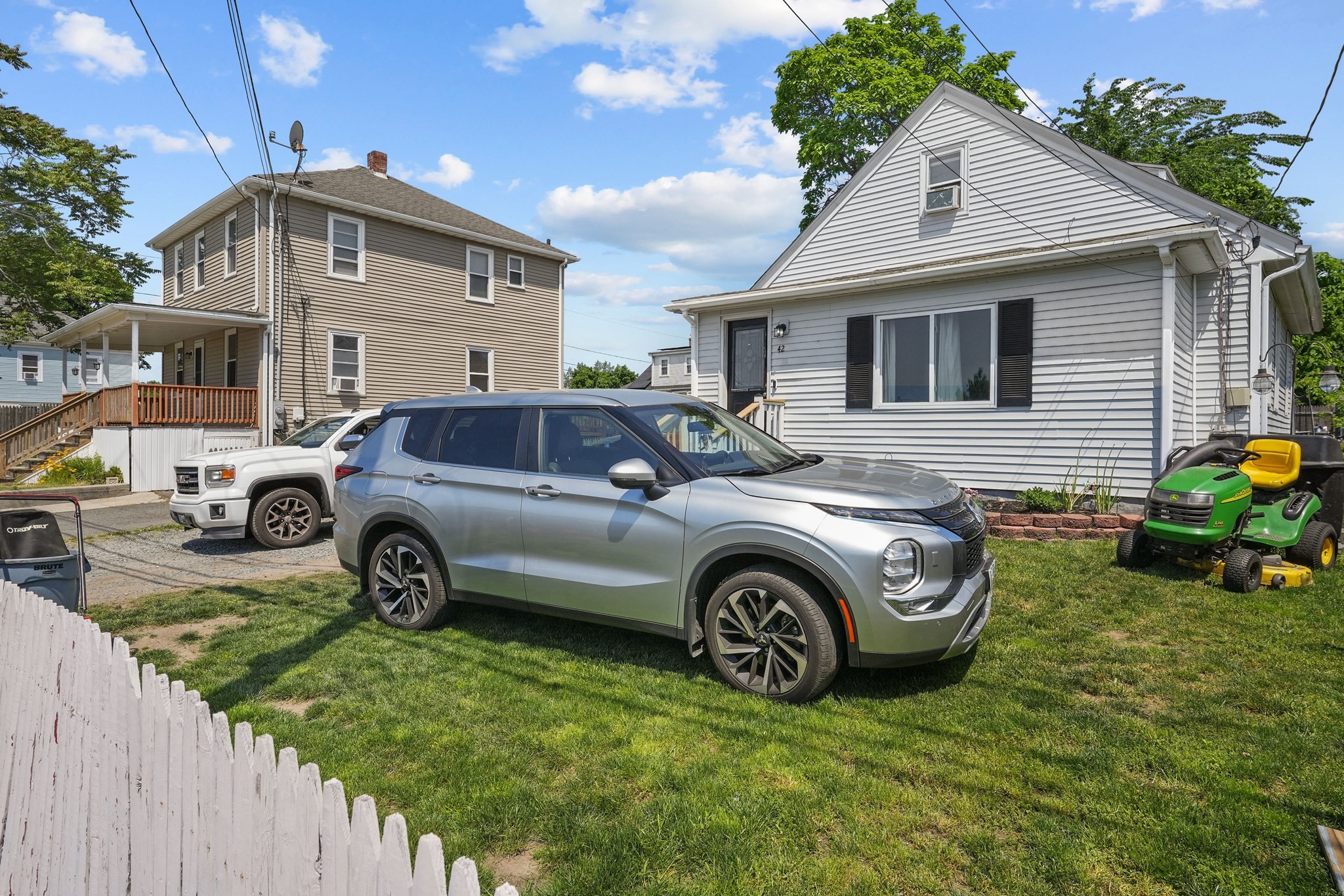 42 Taunton Ave Property Photo 17