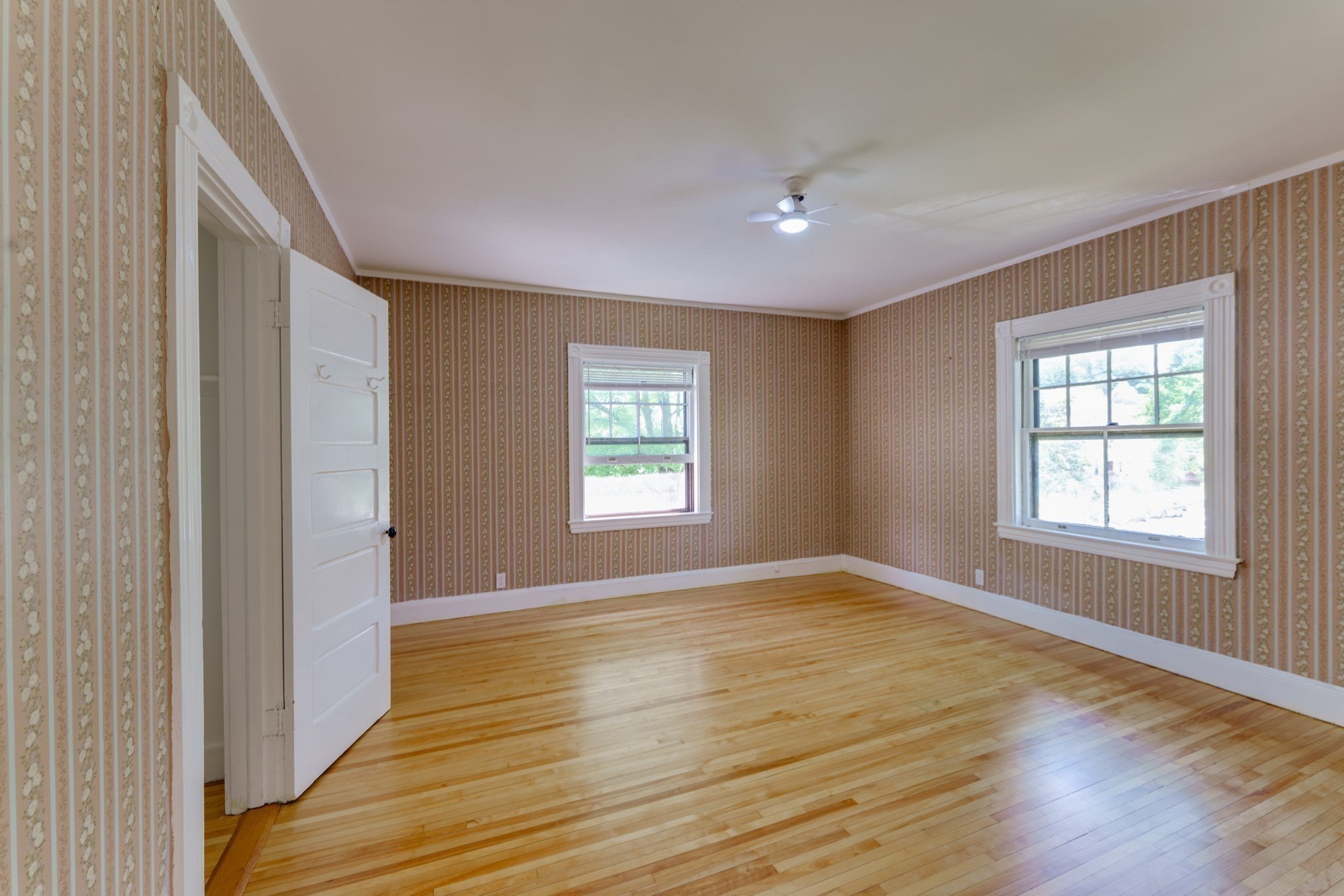 30 Firglade Ave Property Photo 15