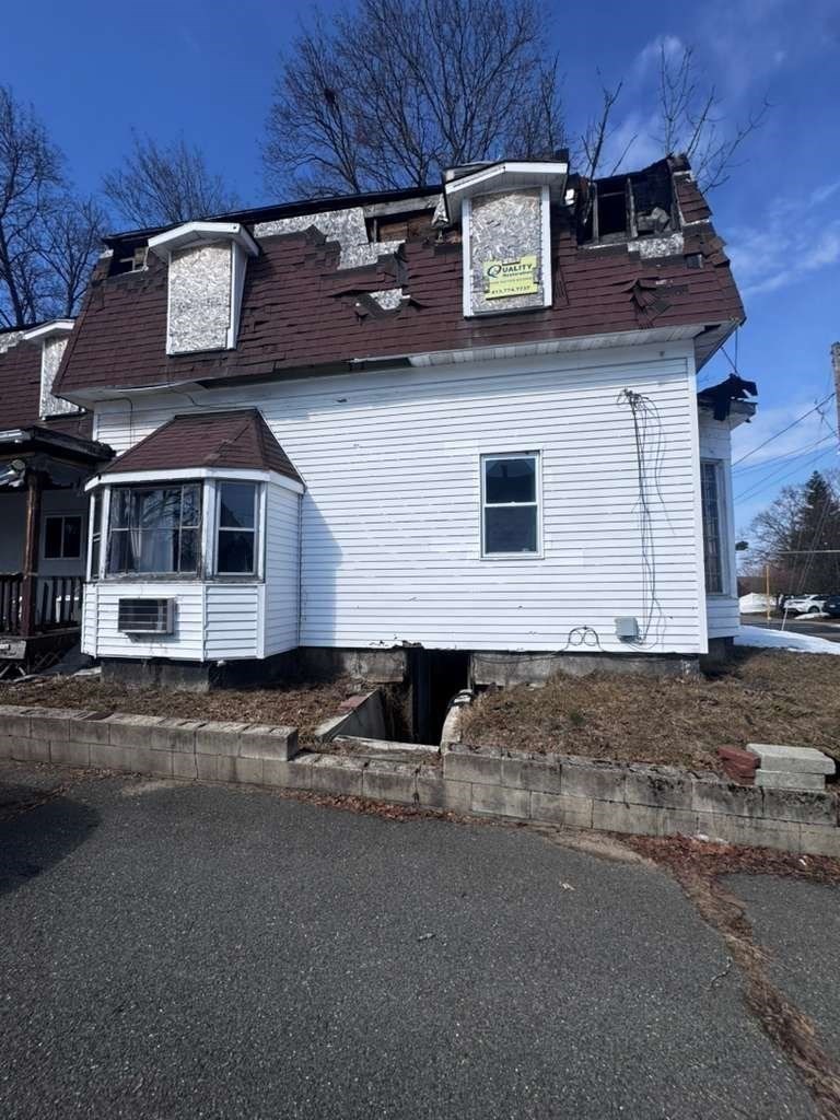 21 Park St Property Photo 2