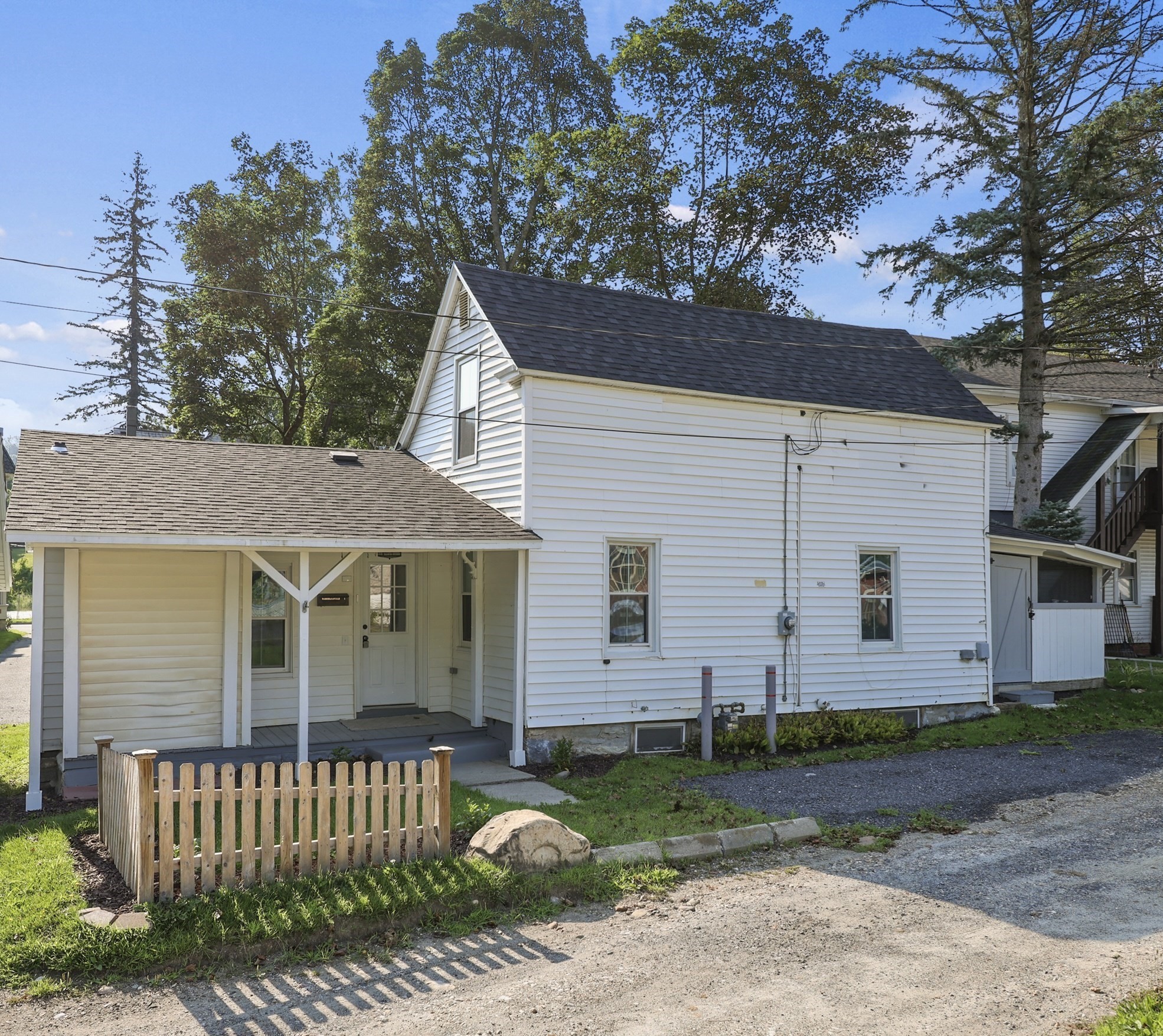 1 Noble Pl Property Photo 1